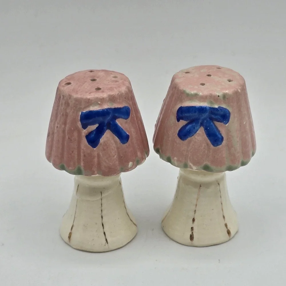 Vintage Hand Painted Pink Lamp Shade Blue Bows Salt and Pepper Shakers Japan